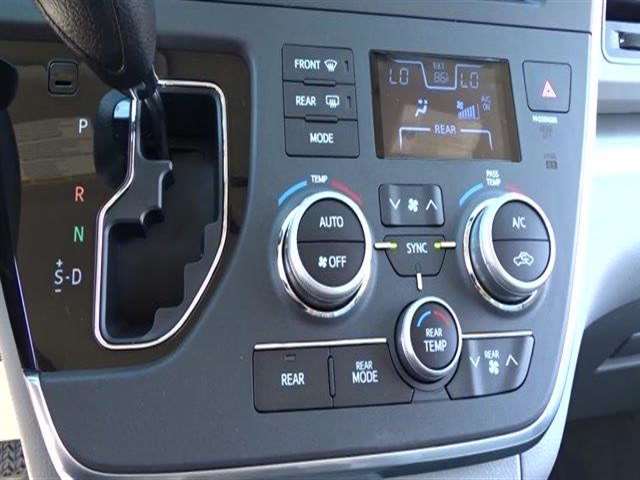 2017 Toyota Sienna LE